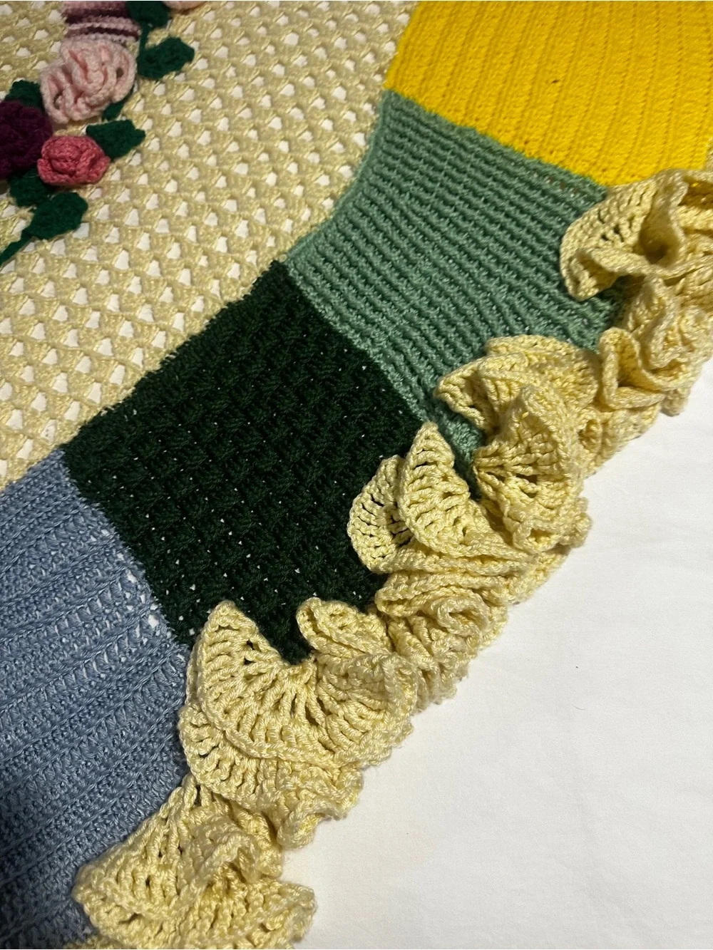 Hand Crocheted Heart Throw Blanket Bed Topper Cottagecore Heirloom Floral‎